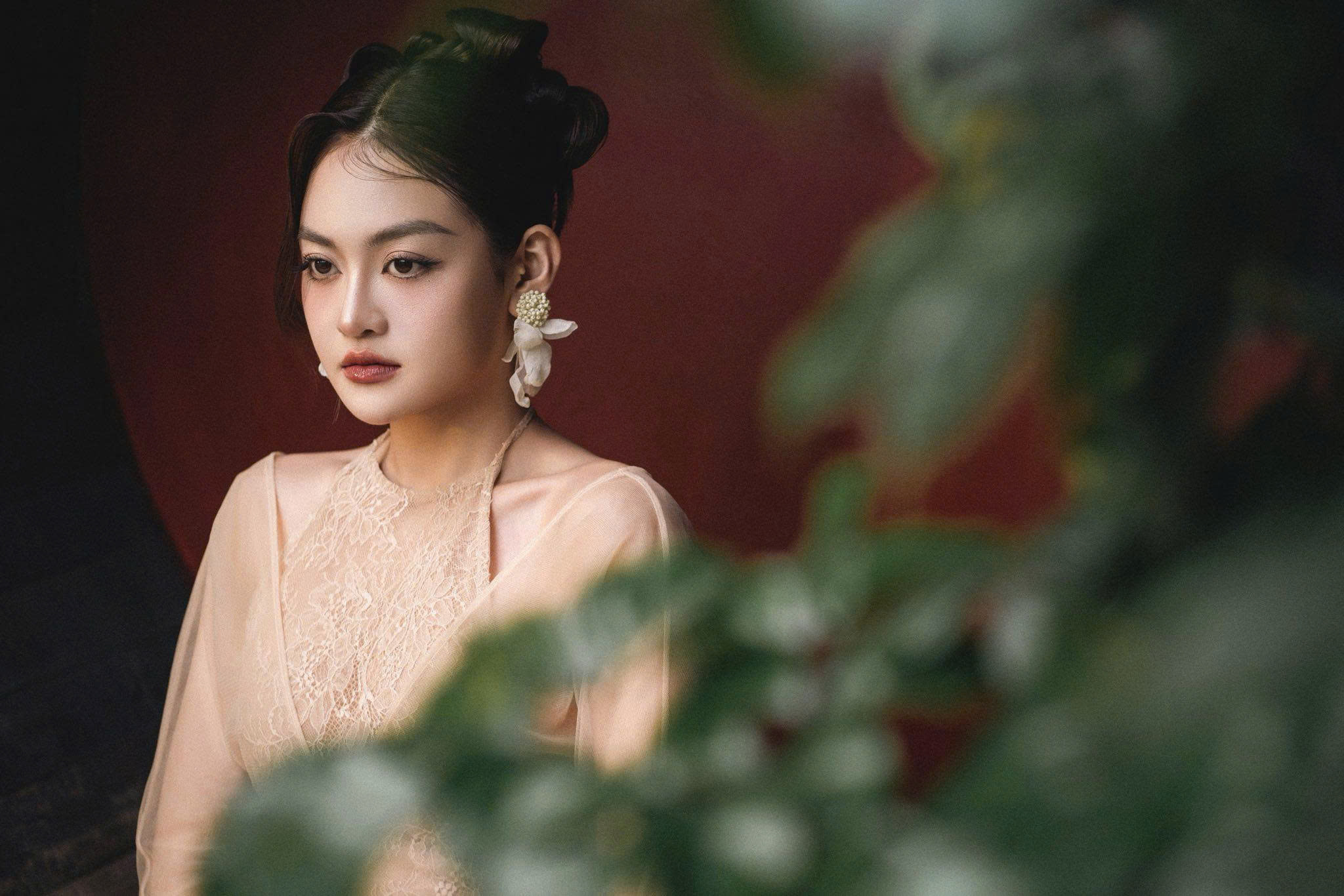 Actress Thùy Anh: 